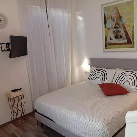 Covenate House Lejlighed Como